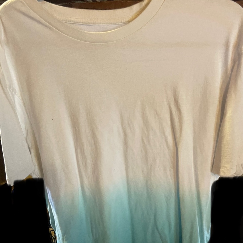 American Eagle White and Gray T-Shirt